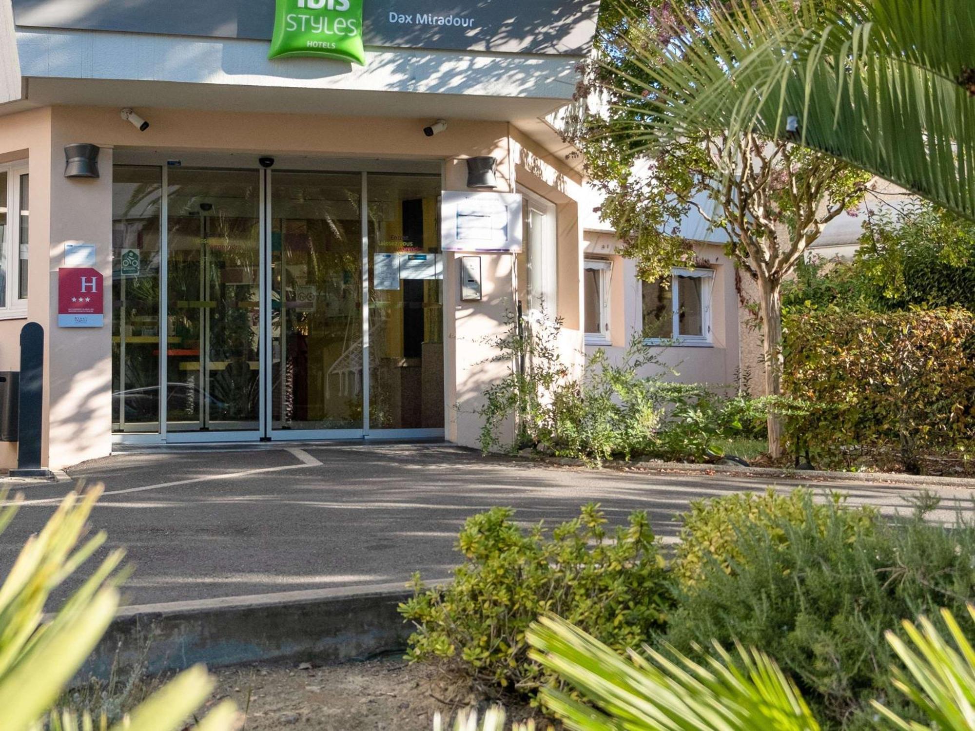 Hotel Ibis Styles Dax Centre Exterior foto